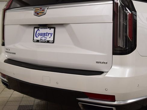 Used 2023 Cadillac Escalade ESV Premium Luxury Platinum w/ Heavy-Duty Trailer Package image 21