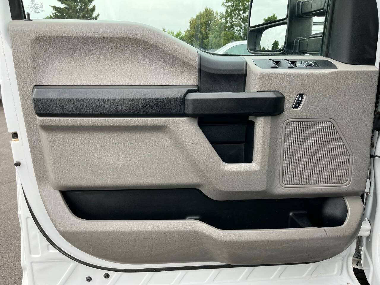 Used 2017 Ford F350 XL w/ Power Equipment Group AWD/4WD image 9