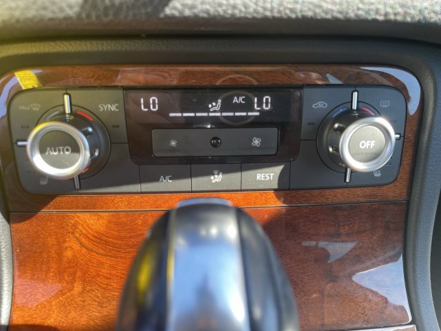 Used 2014 Volkswagen Touareg VR6 AWD/4WD image 20