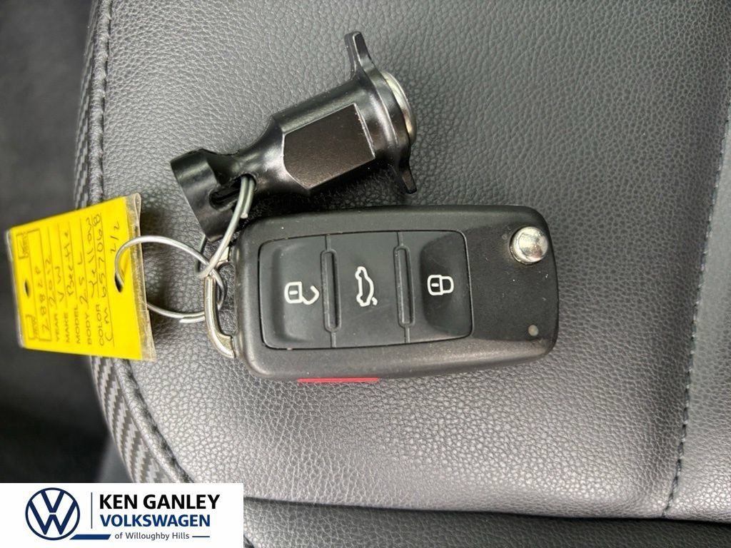 Used 2012 Volkswagen Beetle 2.5 FWD image 28
