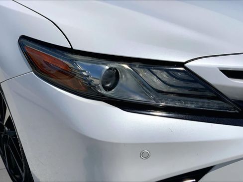 Used 2018 Toyota Camry XSE FWD image 27