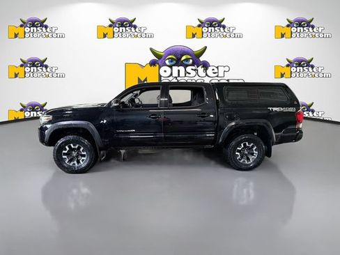 Used 2018 Toyota Tacoma TRD Off-Road AWD/4WD image 7