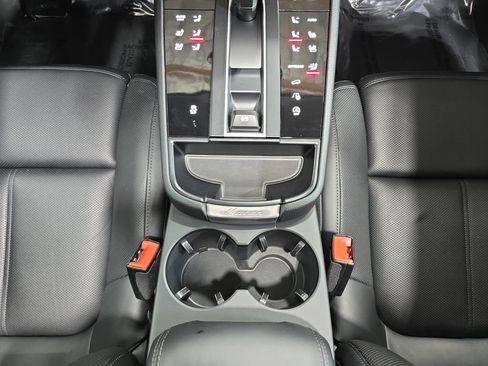Certified 2026 Porsche Macan AWD/4WD image 20