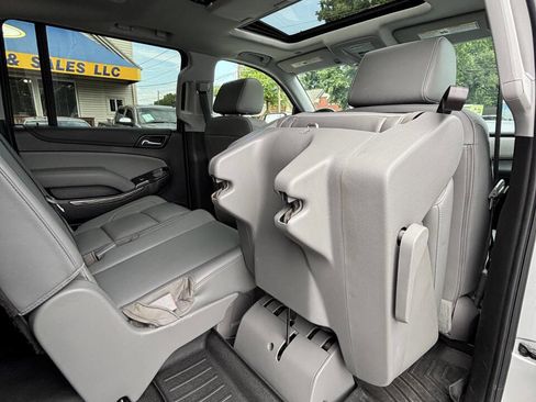 Used 2020 Chevrolet Suburban LT AWD/4WD image 24