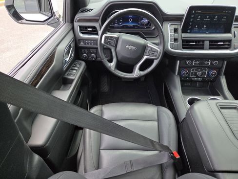 Used 2023 Chevrolet Tahoe Z71 w/ Luxury Package AWD/4WD image 31