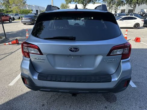 Used 2018 Subaru Outback 3.6R Limited AWD/4WD image 7