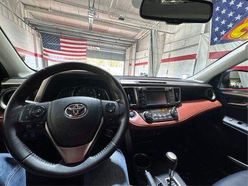 Used 2013 Toyota RAV4 Limited AWD/4WD image 23