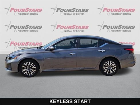 New 2025 Nissan Altima 2.5 SV image 8