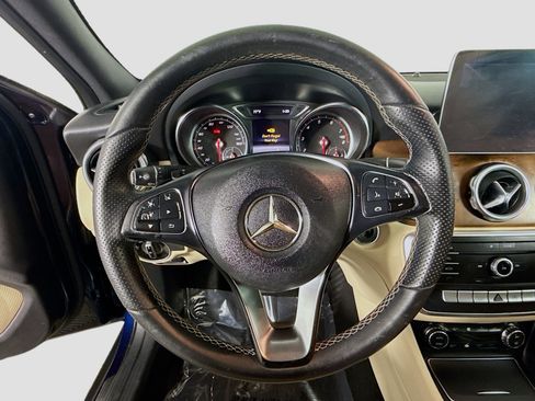 Used 2019 Mercedes-Benz GLA 250 image 13