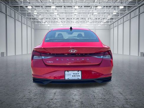 Used 2023 Hyundai Elantra SEL w/ Cargo Package FWD image 6