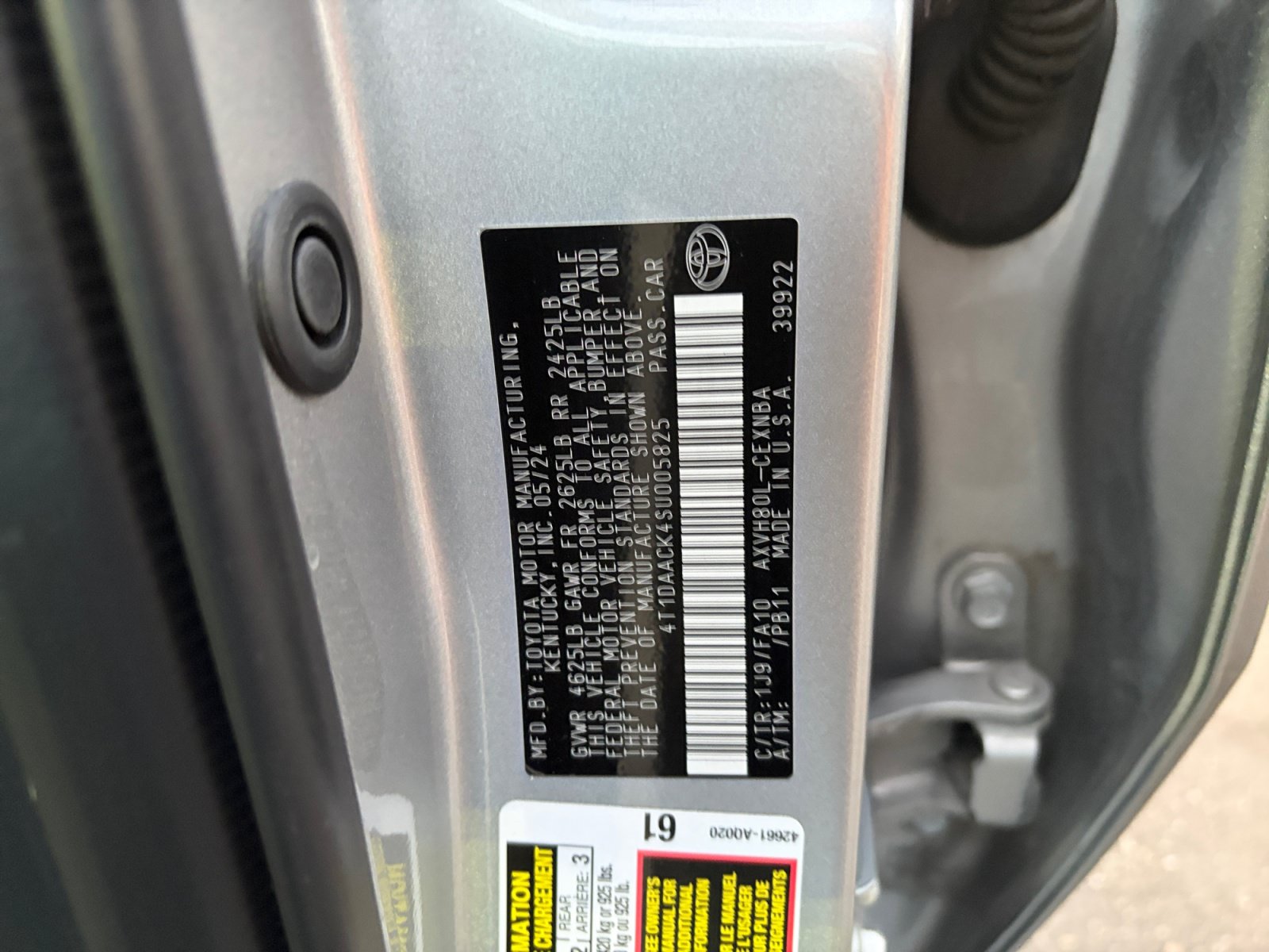 Used 2025 Toyota Camry LE FWD image 32