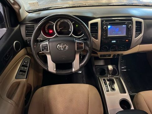 Used 2013 Toyota Tacoma PreRunner w/ SR5 Pkg image 18