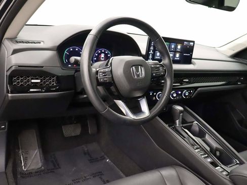 Used 2023 Honda Accord Touring image 14