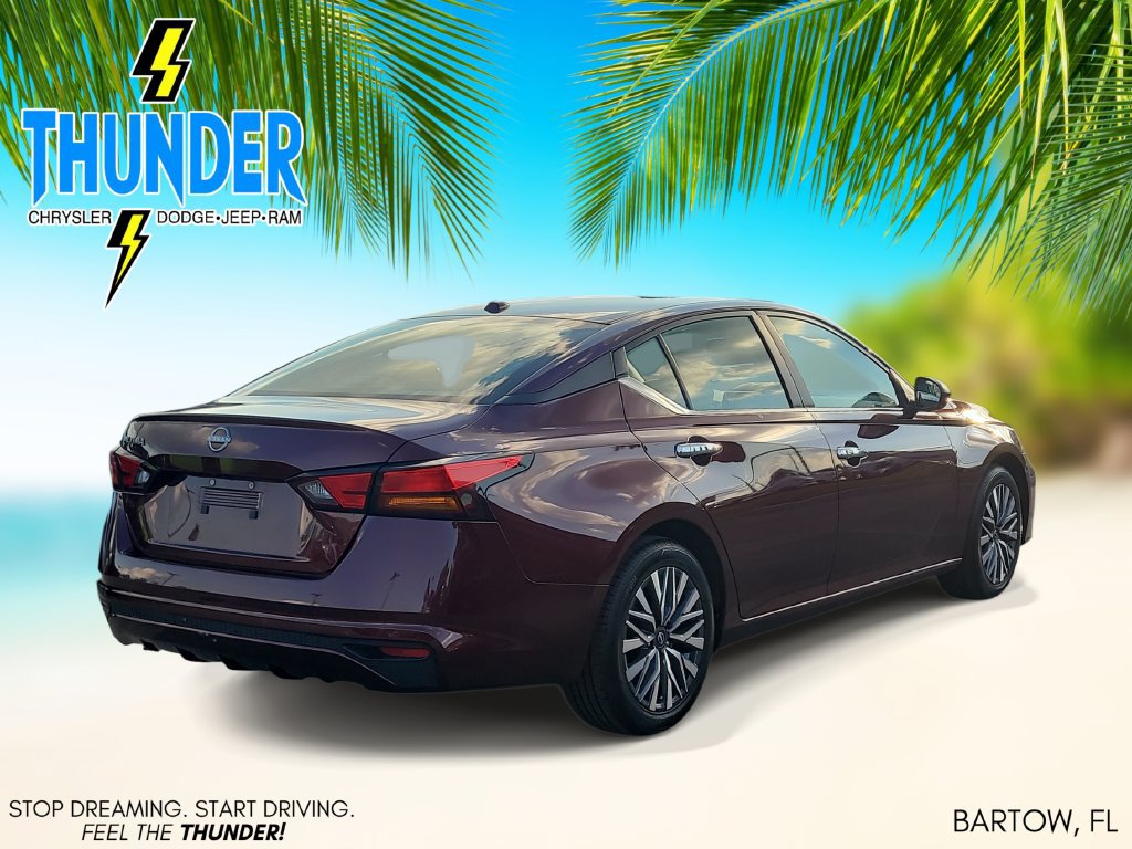 Used 2025 Nissan Altima 2.5 SV FWD image 4
