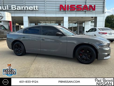 Used 2023 Dodge Charger SXT RWD image 5