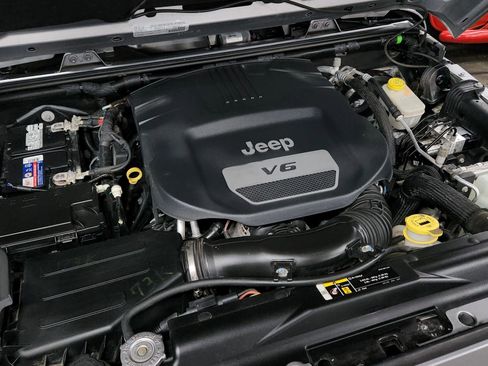 Used 2017 Jeep Wrangler Sahara image 54