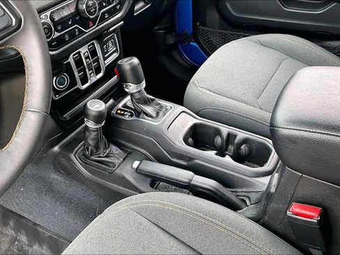 Used 2024 Jeep Gladiator Sport image 15