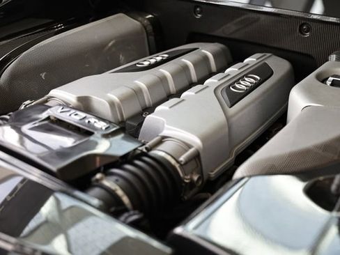 Used 2011 Audi R8 V10 image 32