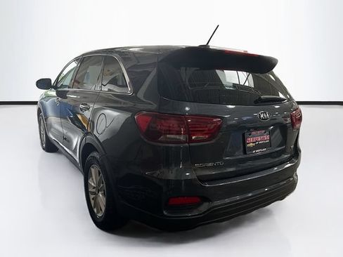 Used 2019 Kia Sorento FWD image 8
