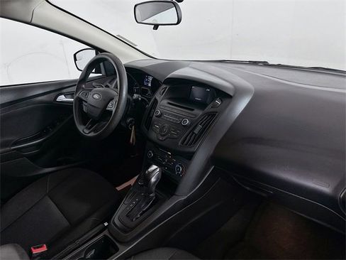 Used 2016 Ford Focus SE image 27