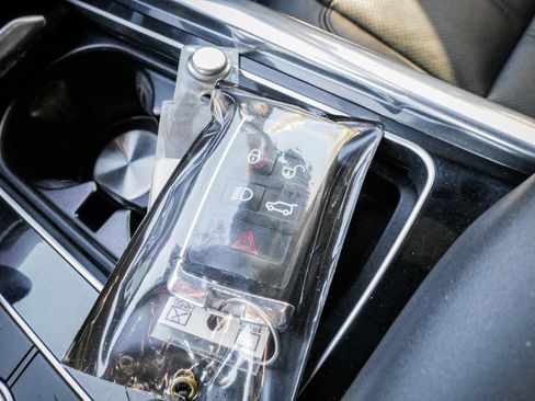 Used 2019 Land Rover Range Rover Sport HSE image 36