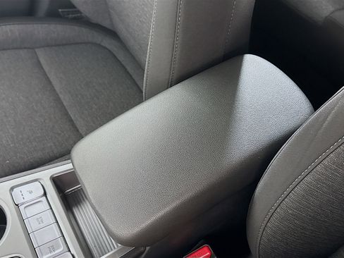 Used 2023 Hyundai Kona SE w/ Cargo Package image 18