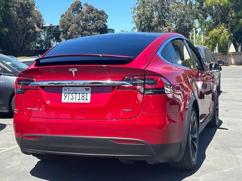 Used 2018 Tesla Model X 75D AWD/4WD image 3