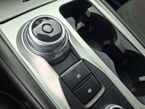 Used 2023 Ford Explorer XLT image 15