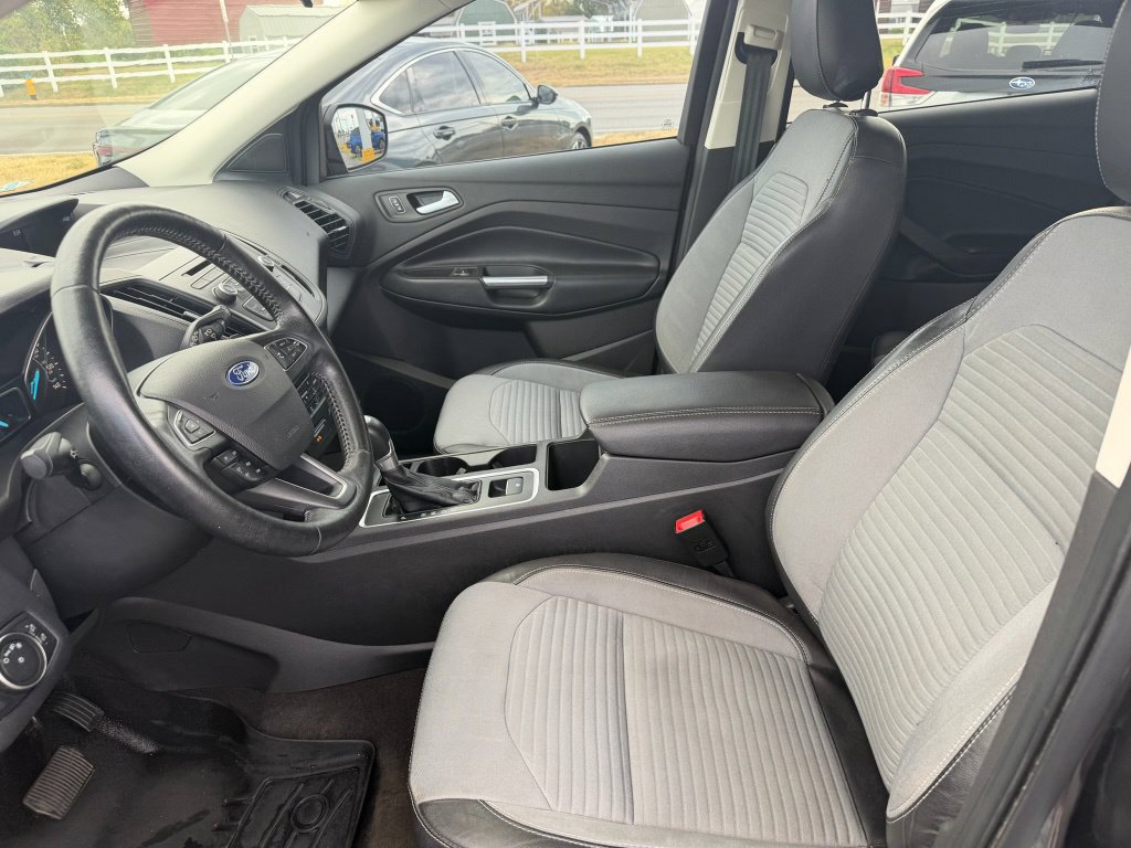Used 2018 Ford Escape SE w/ SE Sport Appearance Package AWD/4WD image 10