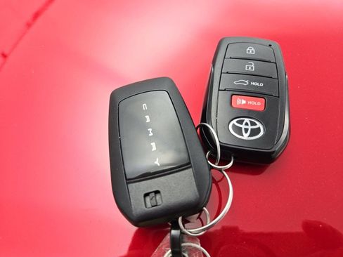 Used 2026 Toyota Camry SE FWD image 30