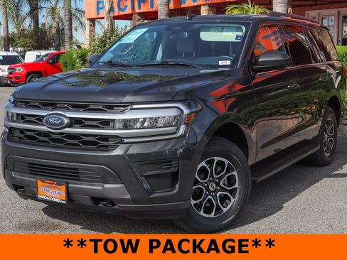 Used 2022 Ford Expedition XLT image 4