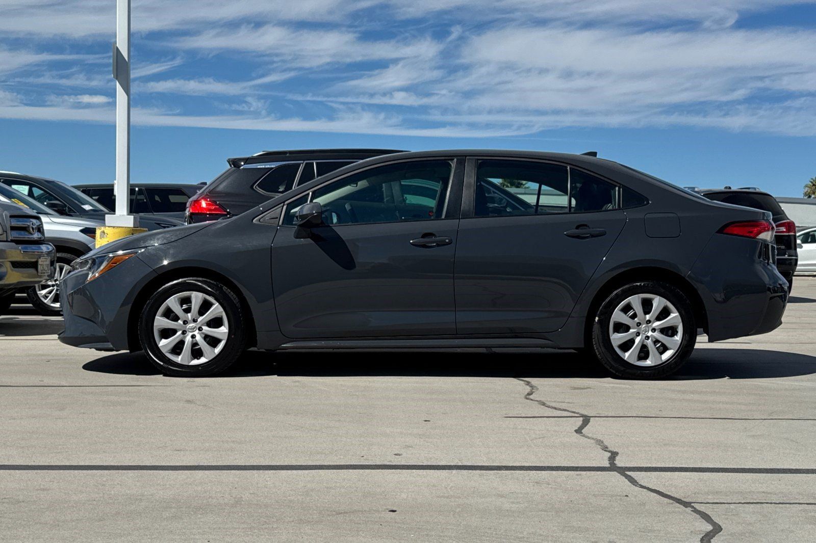Used 2025 Toyota Corolla LE FWD image 2