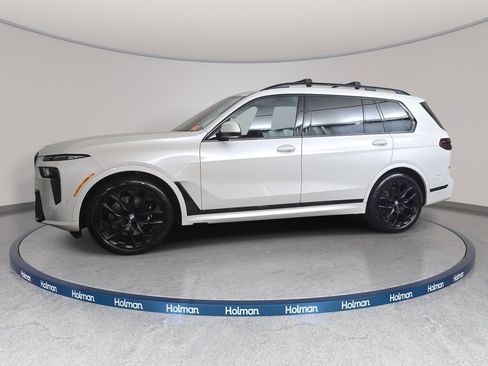 Used 2024 BMW X7 xDrive40i w/ Executive Package AWD/4WD image 9