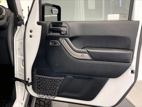 Used 2018 Jeep Wrangler Unlimited Sport S image 26