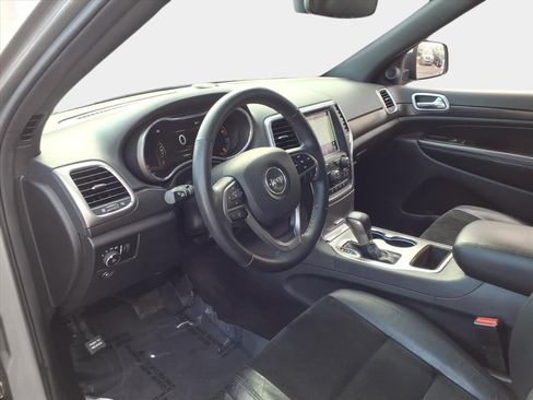 Used 2018 Jeep Grand Cherokee Altitude image 9