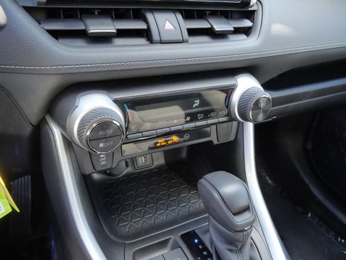 Certified 2025 Toyota RAV4 LE AWD/4WD image 24