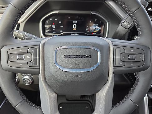 Used 2025 GMC Sierra 2500 Denali w/ Denali Reserve Package image 24