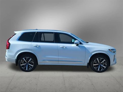 Certified 2025 Volvo XC90 B5 Core w/ Protection Package Premier image 7