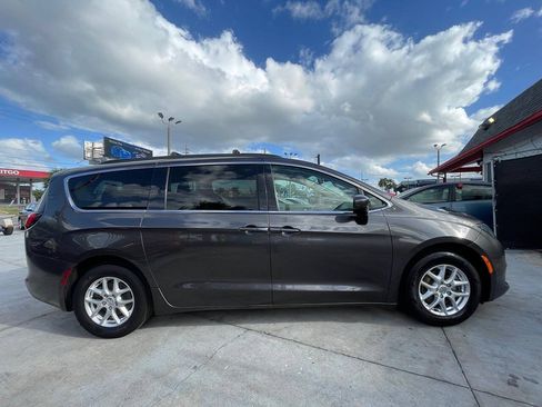 Used 2020 Chrysler Voyager Lxi FWD image 22