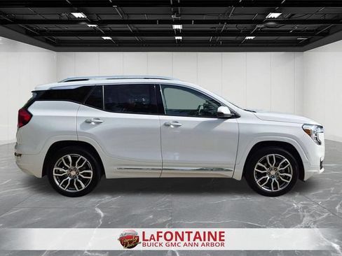Certified 2024 GMC Terrain Denali w/ Denali Premium Package AWD/4WD image 9