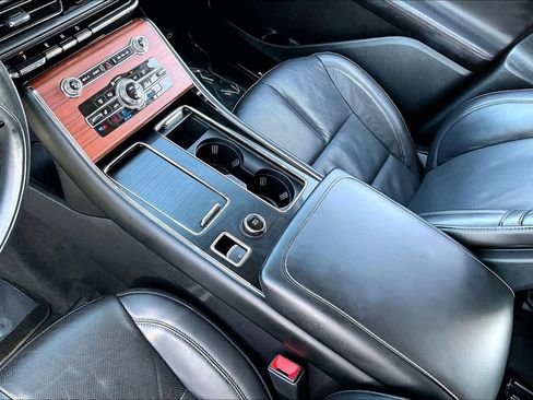 Used 2024 Lincoln Aviator Reserve AWD/4WD image 19