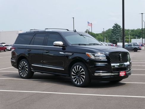 Used 2024 Lincoln Navigator Black Label AWD/4WD image 3