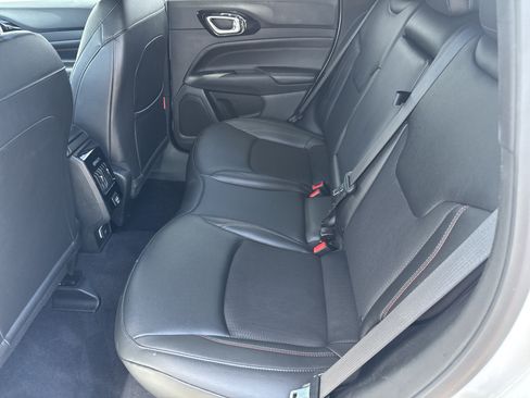 Used 2025 Jeep Compass Trailhawk AWD/4WD image 6