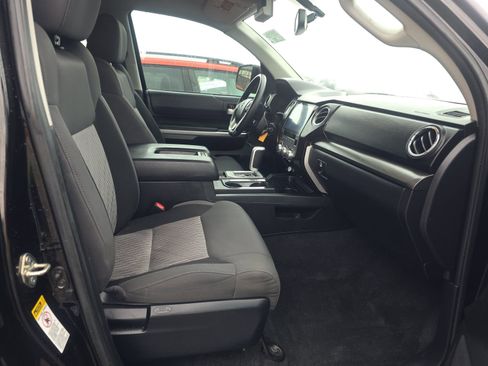 Used 2017 Toyota Tundra SR5 w/ SR5 Upgrade Package image 18