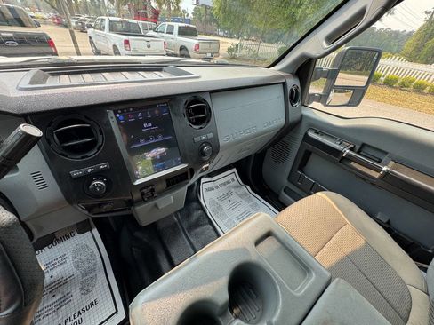 Used 2014 Ford F250 XL w/ Power Equipment Group image 18