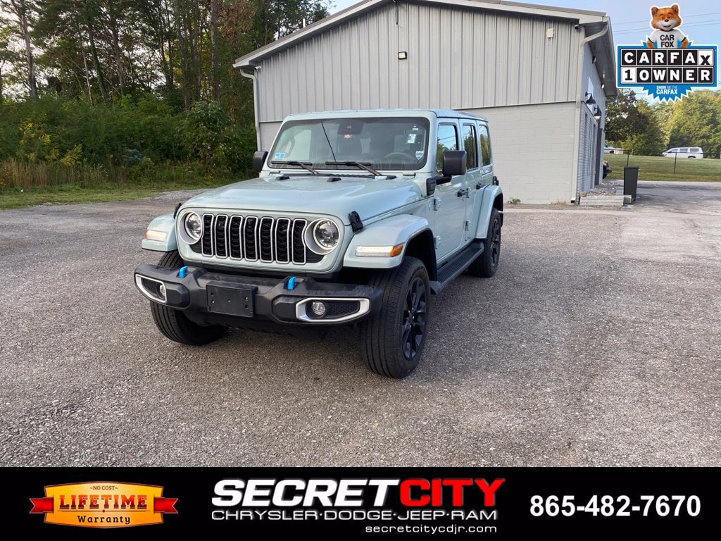 Used 2024 Jeep Wrangler Unlimited Sahara w/ Technology Group AWD/4WD image 1