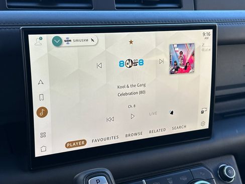 Used 2023 Land Rover Defender 130 X-Dynamic SE image 16