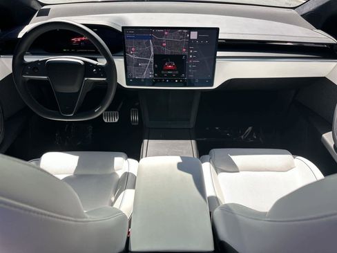 Used 2023 Tesla Model X Plaid image 10