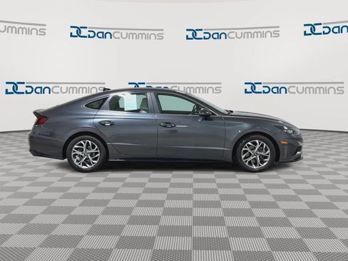 Used 2023 Hyundai Sonata SEL w/ Preferred Accessory Package FWD image 9