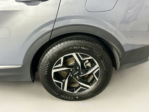 Used 2025 Kia Sportage LX FWD image 11